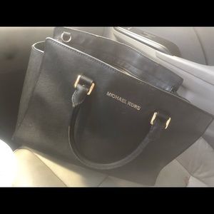 MICHAEL KORS HANDBAG